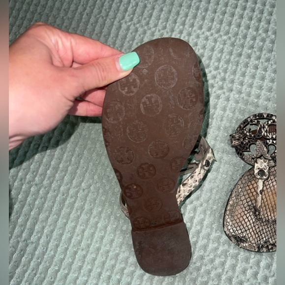 TORY BURCH
MILLER SLIDE SANDALS 
SIZE 8.5
NATURAL SUEDED ROCCIA PRINT - Picture 3 of 5